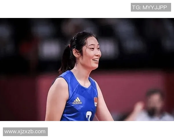 足球明星女友吉吉的魅力生活揭秘与甜蜜爱情故事分享